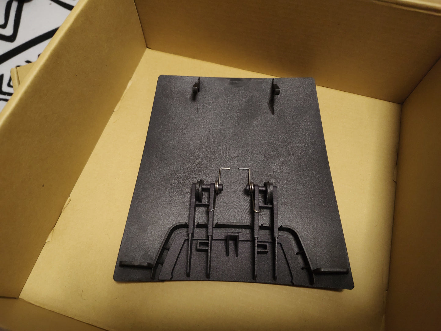 BMW Z4 E85/E86 Upper Center Console (2003-08)