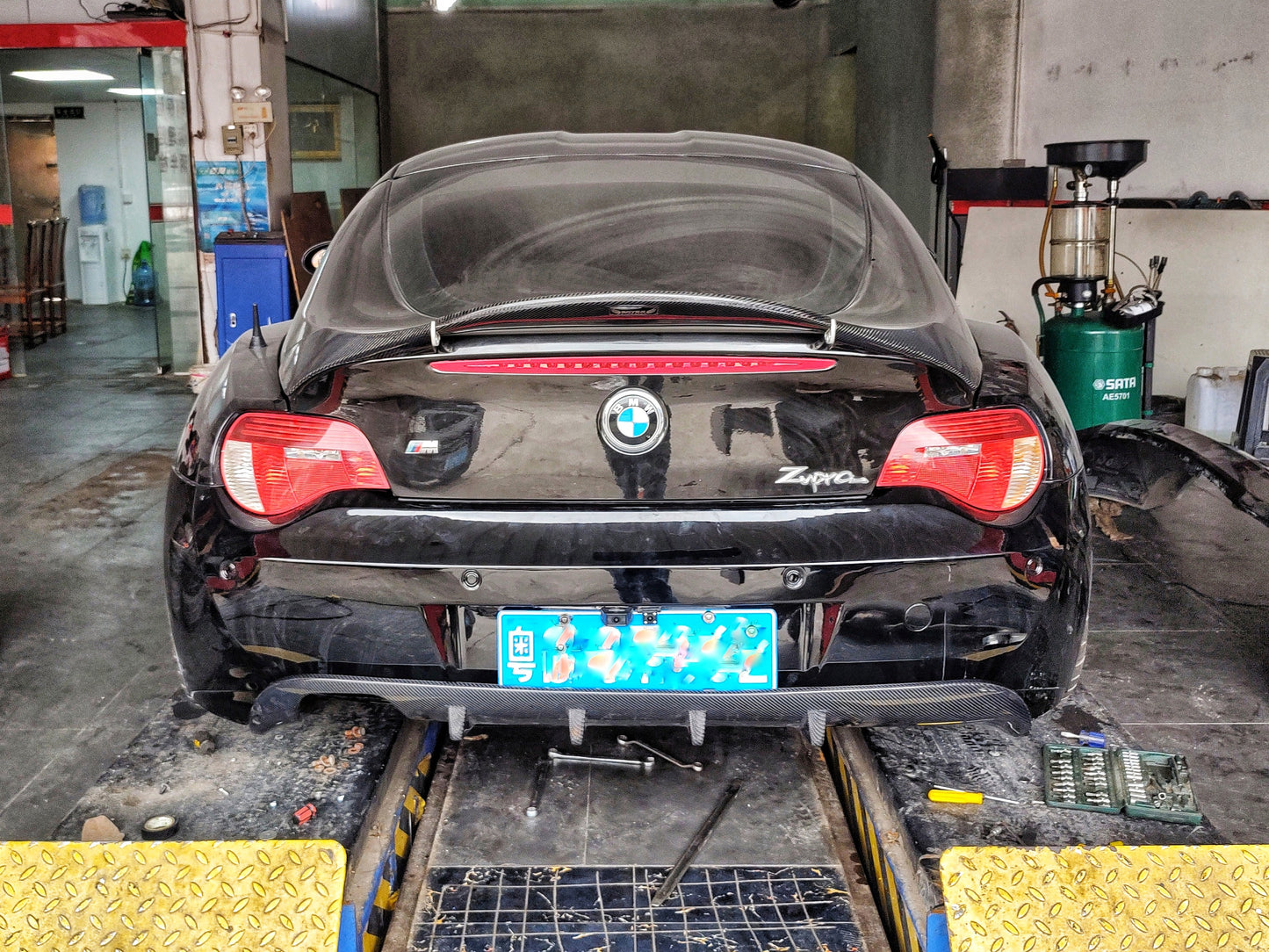 BMW e85/86 Z4 Diffuser